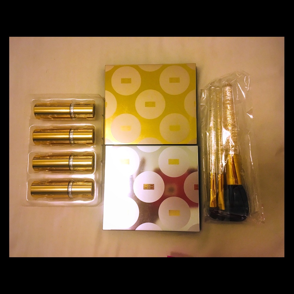 Elizabeth Arden Red Door Makeup Collection